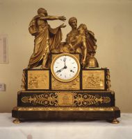 Часы каминные со скульптурной группой «Самоубийство Лукреции» Франция. Первая четверть XIX века. Бронза золоченая, патинирование, литье, чеканка. Часы, по легенде, принадлежали Пушкину.