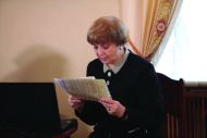 Хранитель музейной коллекции Т. А. Мавриной и Н. В. Кузьмина Алла Руднева